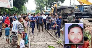 যশোরে ট্রাকে ট্রেনের ধাক্কায় নিহত ট্রাকচালক, আহত হেলপার